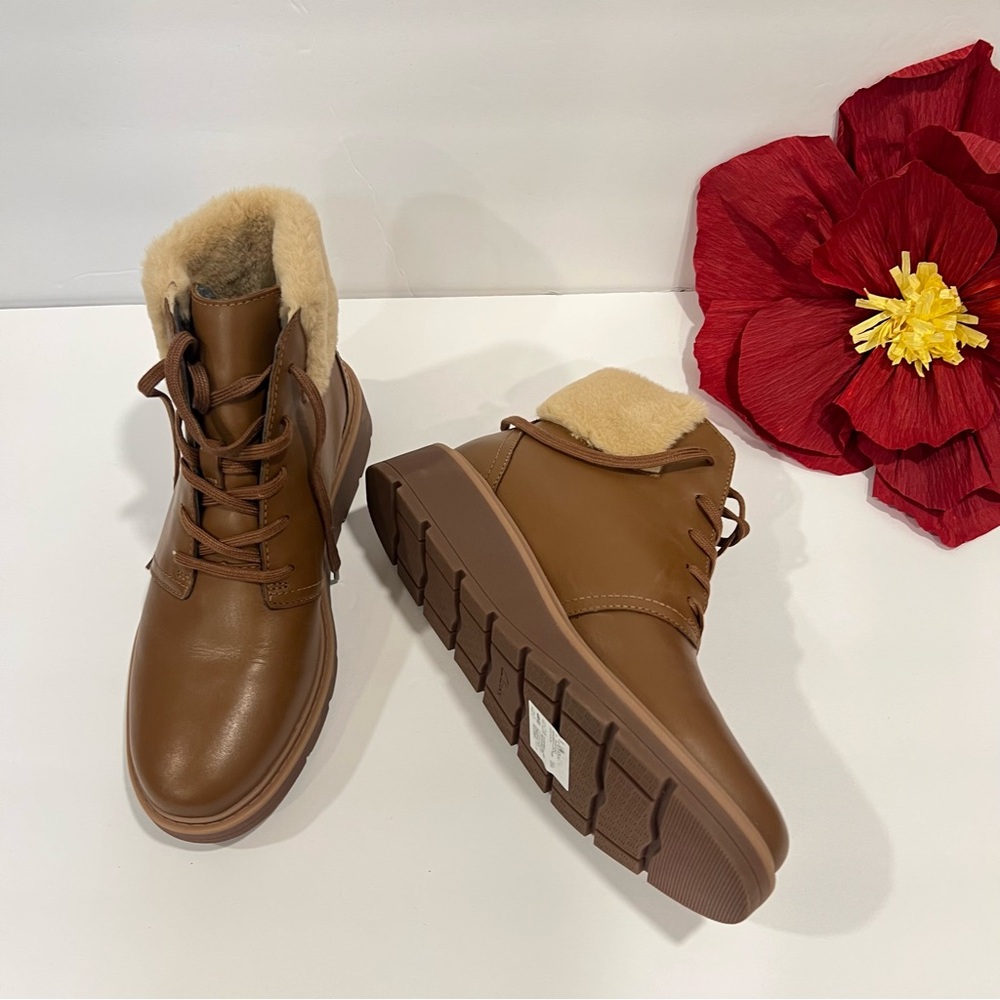 Clarks Mahogany Leather Lace Up Faux Fur Boots Size 6.5 New Without Box -Reemoly